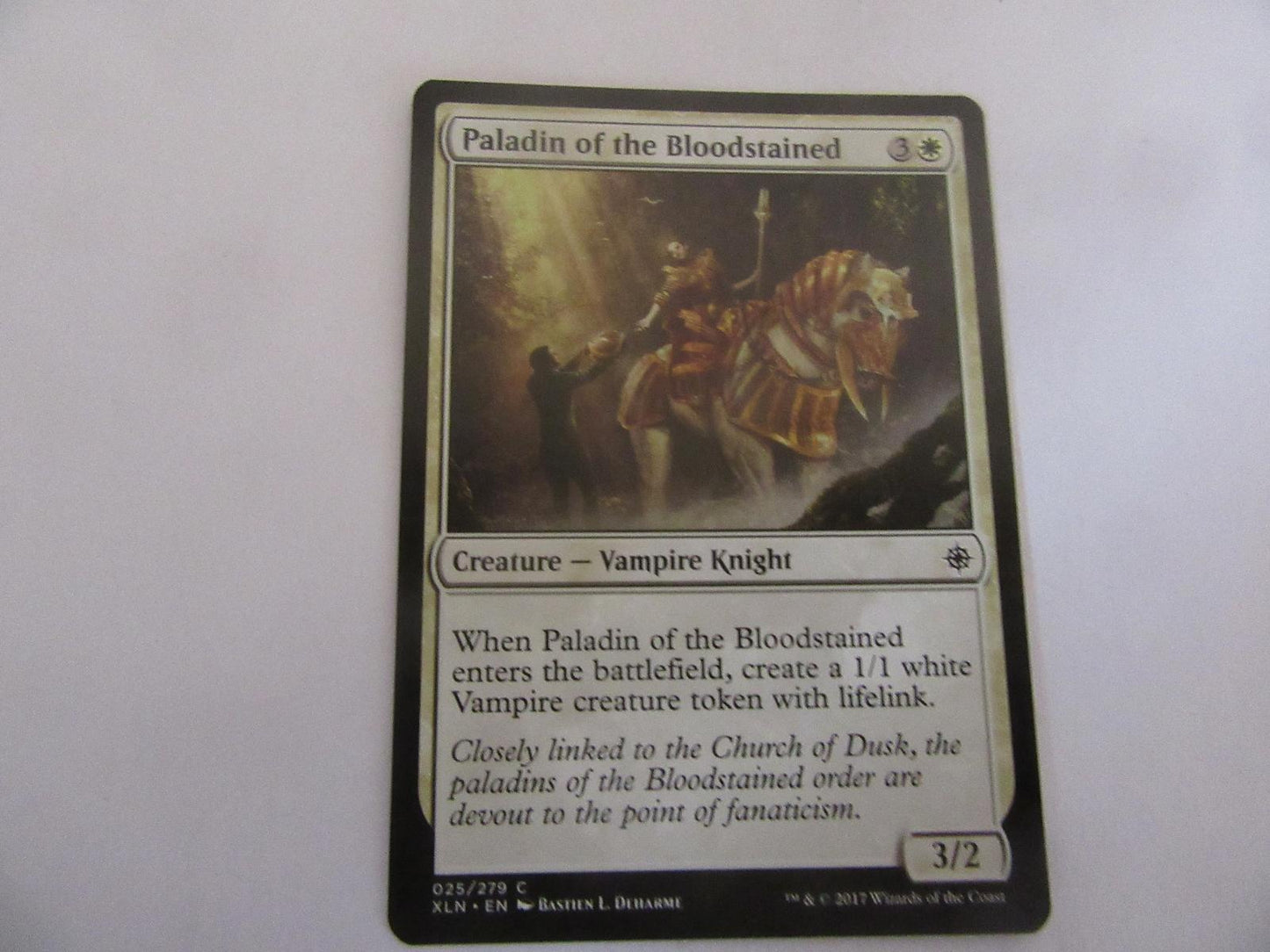 Paladin of the Bloodstained 25 Ixalan NM